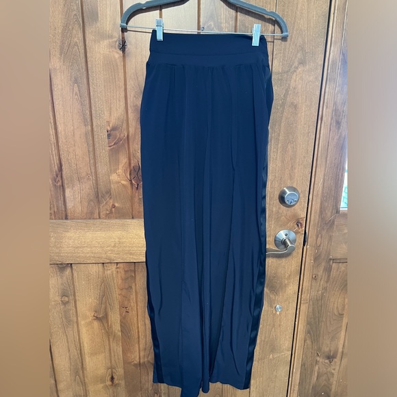 Athleta Brooklyn Blue Camo Ankle Pants 10 TALL - Picture 2 of 5